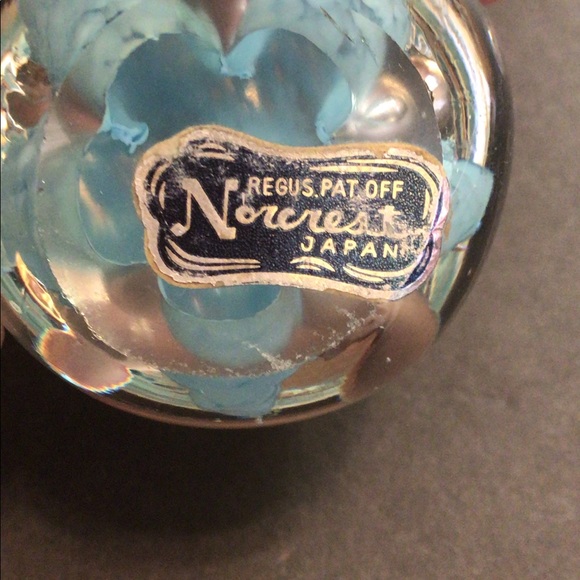 (2) Vintage Glass Norcrest collectibles - Picture 5 of 5